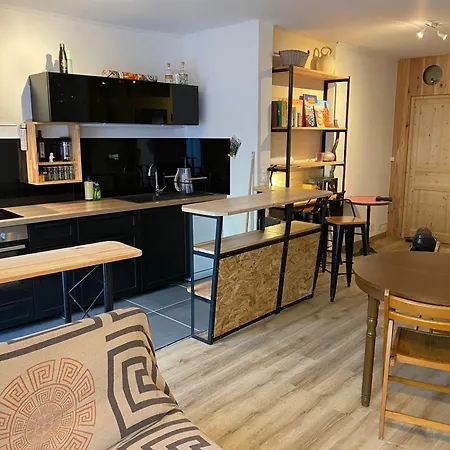 De Village Avec Terrasse Apartamento *