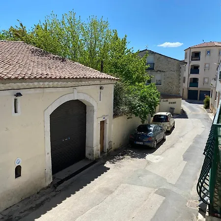 De Village Avec Terrasse Apartamento Plaissan
