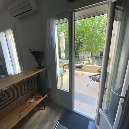 Apartamento De Village Avec Terrasse Plaissan